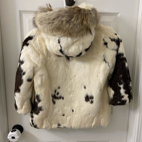 Girl’s fur jacket - Picture 3 of 16
